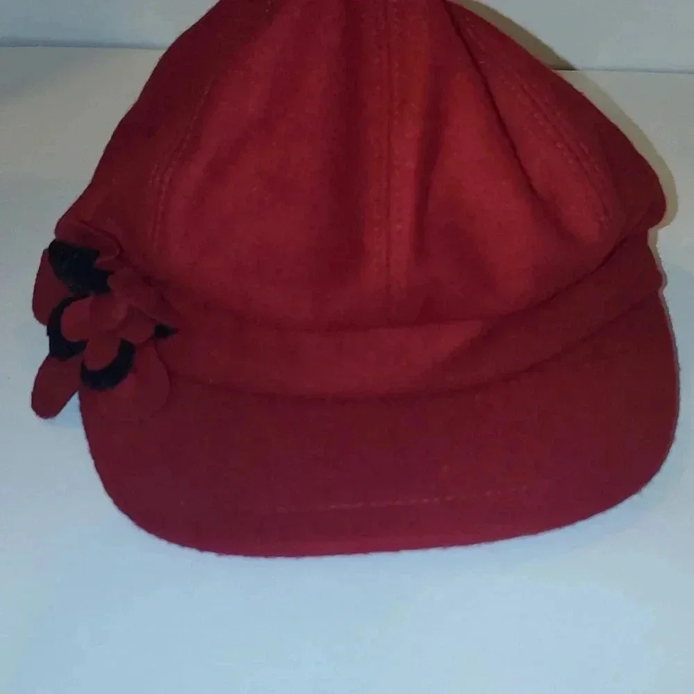 BETMAR RED WOOL ADJUSTABLE CAP BERET WITH FLOWER NWT